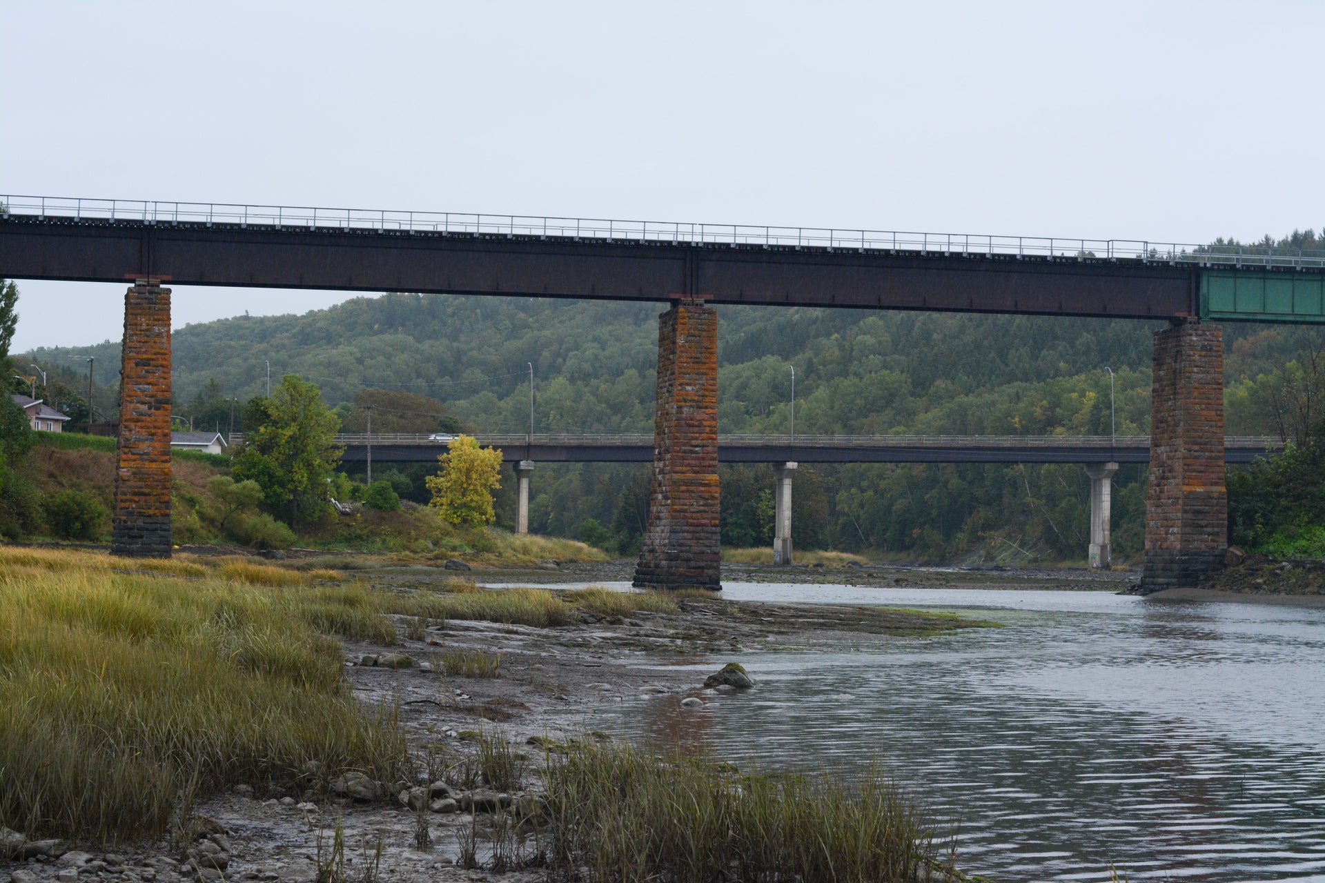L'embouchure de la rivières des Trois-Pistoles, que devrait enjamber l'autoroute avec un nouveau pont.